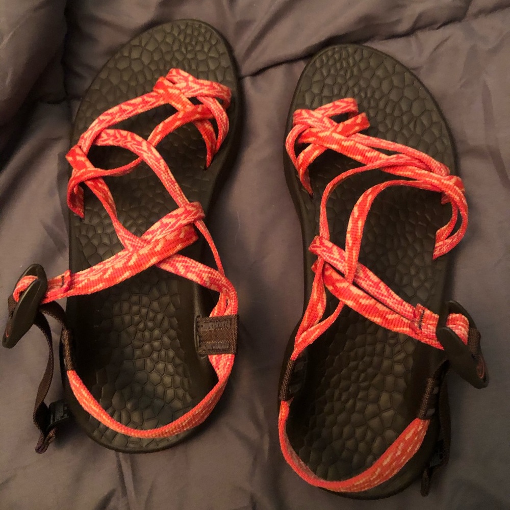 NWOT Pink/Orange Chacos Size 7